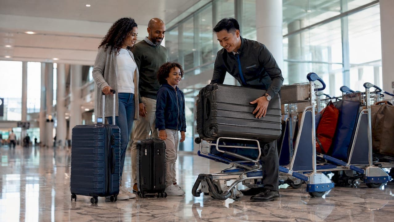 Luggage Assistance in Airport Transfers: 2026 Guide