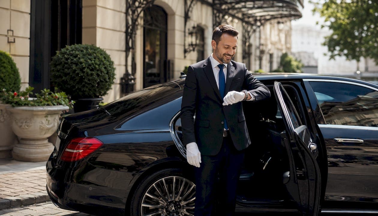 Top Benefits of a Professional Airport Chauffeur Service