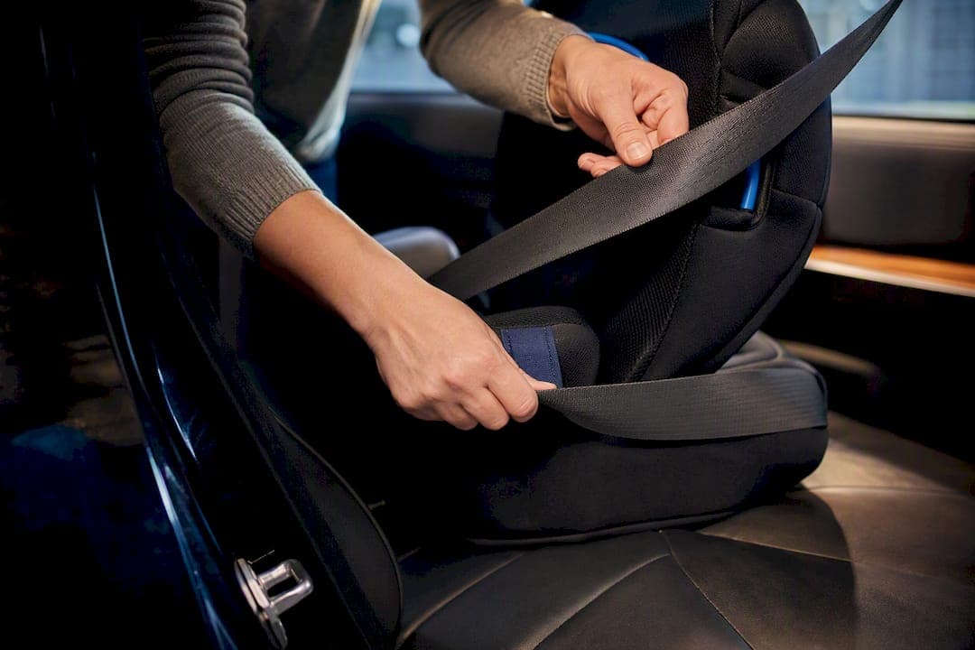 Book a Limo Safely: 5 Steps U.S. Parents Must Take for Car Seats